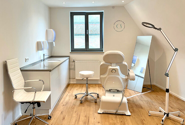 Studio Dr. med. Nicolás Orbenes, Hyaluron & Botox® Unterspritzung in Ingolstadt